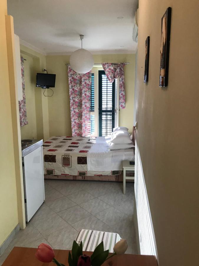 Apartamento Studio In The Top Center Split Exterior foto